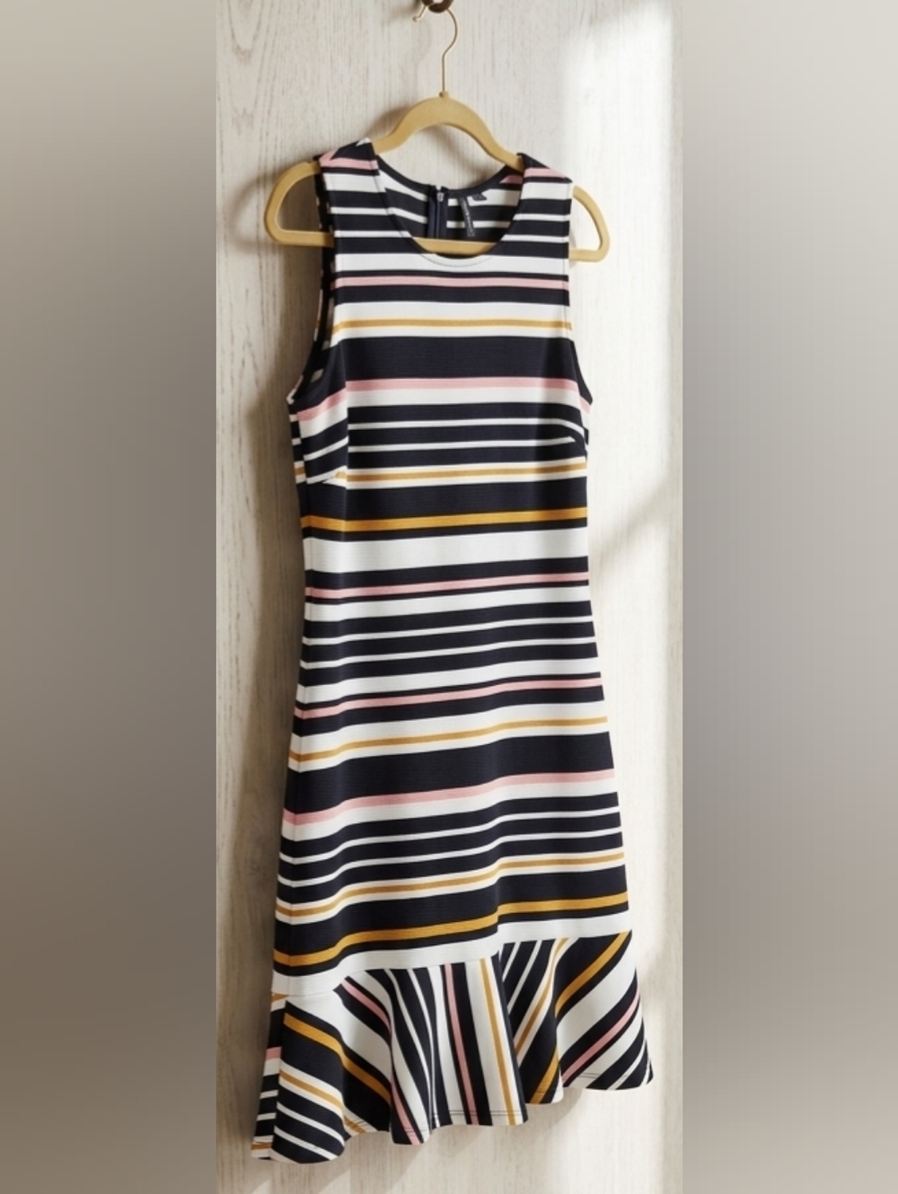 NWOT Paris Subday Striped Sleeveless Shift Dress in Black, White, Pink & Gold L